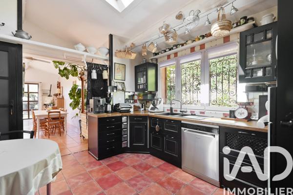 Maison à vendre 7 pièces 180 m² Cuges-les-Pins