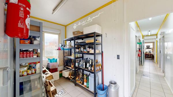 Local commercial de caractère – Emplacement stratégique en plein cœur du Périgord Noir