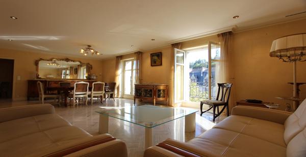 "HÔTEL DE L'ÉPÉE", UN GRAND APPARTEMENT AVEC ASCENSEUR & L'ÉLÉGANCE D'UNE ADRESSE. - L'agence Immobilier & Associés