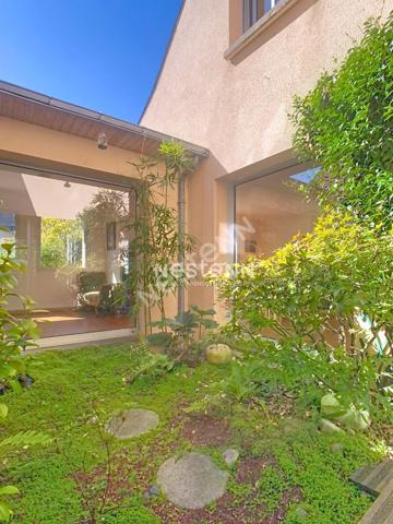 Maison d'architecte - 172 m² - Vue imprenable sur le Golf d'Avrillé