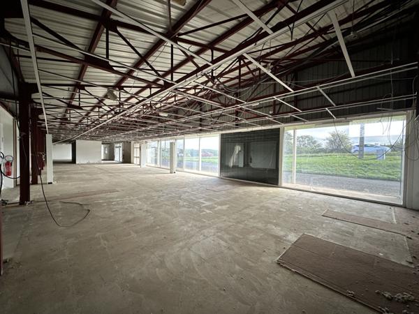 Vente Local commercial2480 m² - 8 Pièces - SOLIGNAC SUR LOIRE (43370)