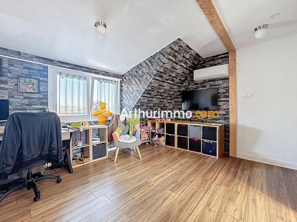 Vente Maison 5 pièces 100 m2 à Saint-Clair-de-la-Tour