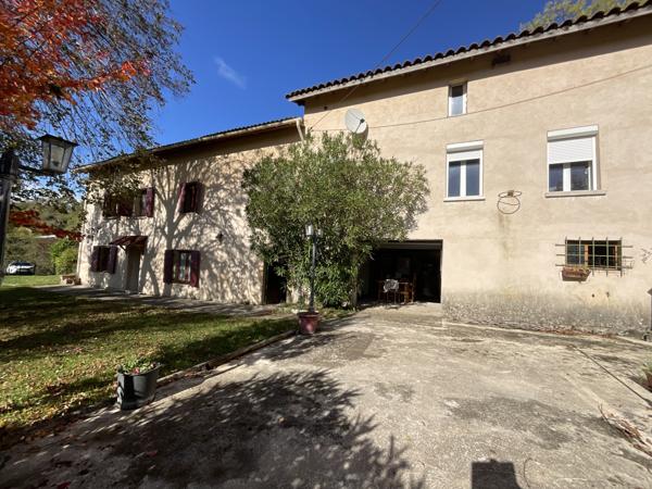 Agnin (38150) À vendre en exclusivité sur Agnin : Maison de 180 m² avec garage et atelier.