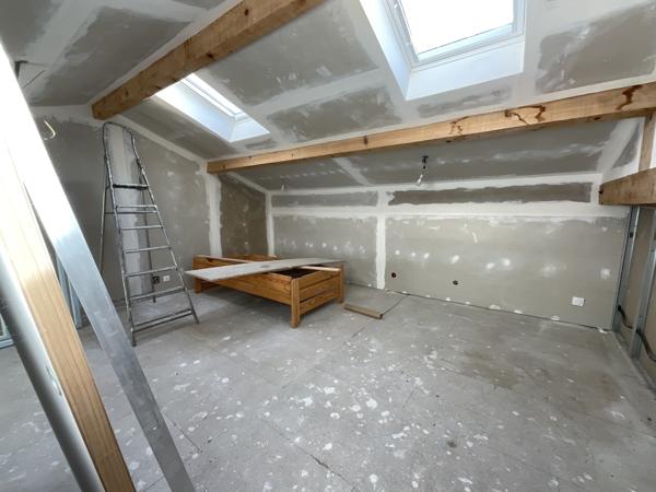 Agnin (38150) À vendre en exclusivité sur Agnin : Maison de 180 m² avec garage et atelier.