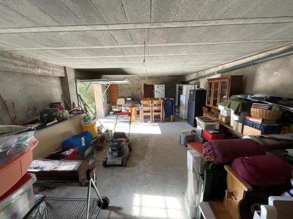 Agnin (38150) À vendre en exclusivité sur Agnin : Maison de 180 m² avec garage et atelier.
