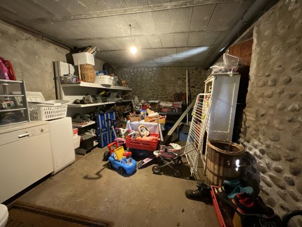 Agnin (38150) À vendre en exclusivité sur Agnin : Maison de 180 m² avec garage et atelier.