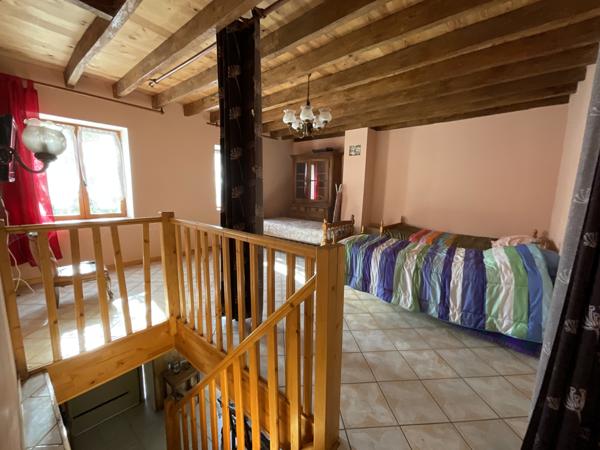 Agnin (38150) À vendre en exclusivité sur Agnin : Maison de 180 m² avec garage et atelier.