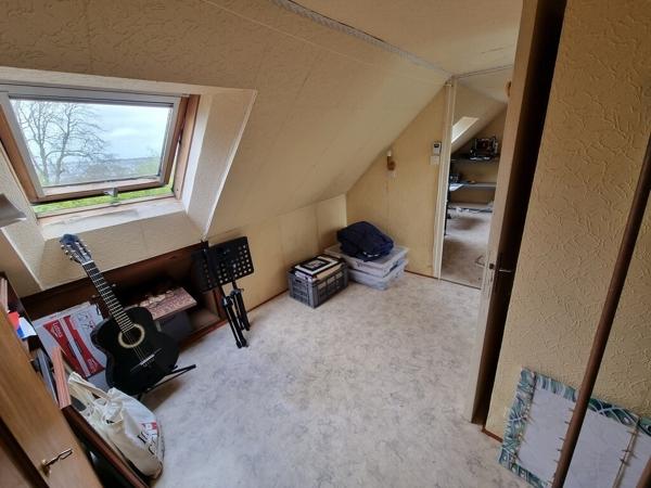 Charmante petite maison de 71 m² en pierre sur terrain de + 3980 m²