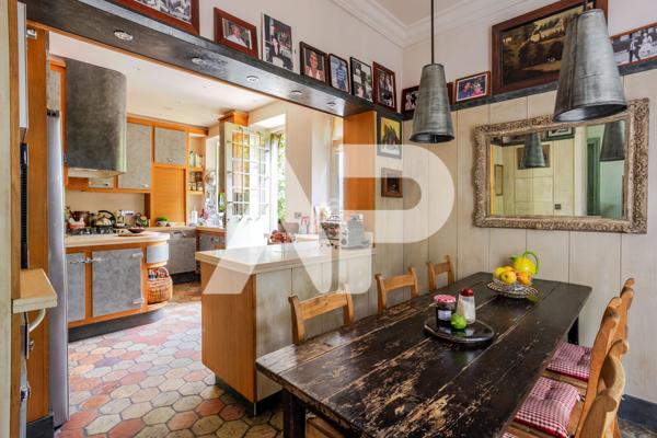 SEVRES RIVE GAUCHE - DEMEURE DE CHARME 2 190 000 € **  - Référence  673-S