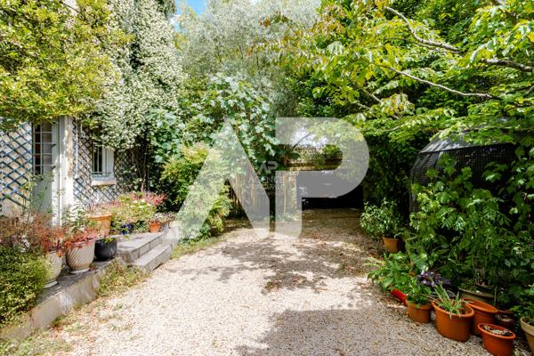 SEVRES RIVE GAUCHE - DEMEURE DE CHARME 2 190 000 € **  - Référence  673-S