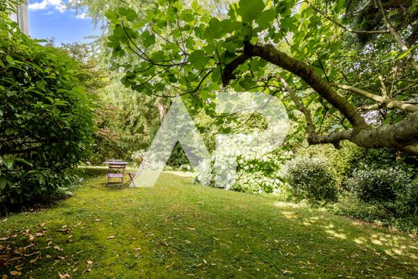 SEVRES RIVE GAUCHE - DEMEURE DE CHARME 2 190 000 € **  - Référence  673-S