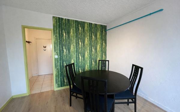 Appartement à vendre    2 pièces • 53,52 m2 Marseille 10