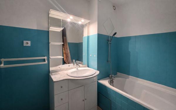 Appartement à vendre    2 pièces • 53,52 m2 Marseille 10