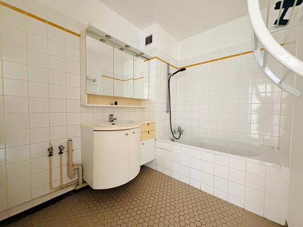 Superbe appartement 4 pièces lumineux à Reims avec balcon et parking
