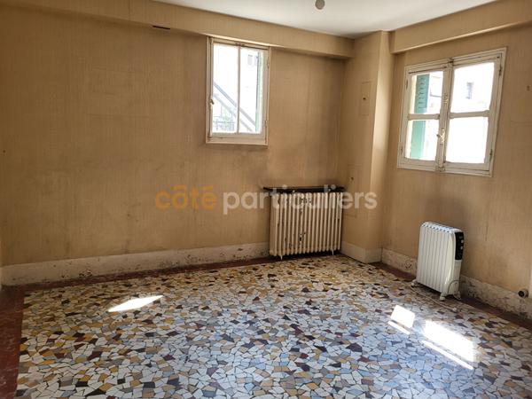 Vente
                Maison95 m² - 5 Pièces -
                    CLAMART (92140)
