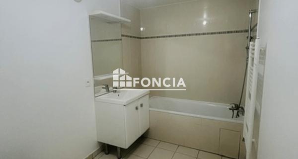 Location Appartement 2 pièces 47 m² - Brunoy 91800