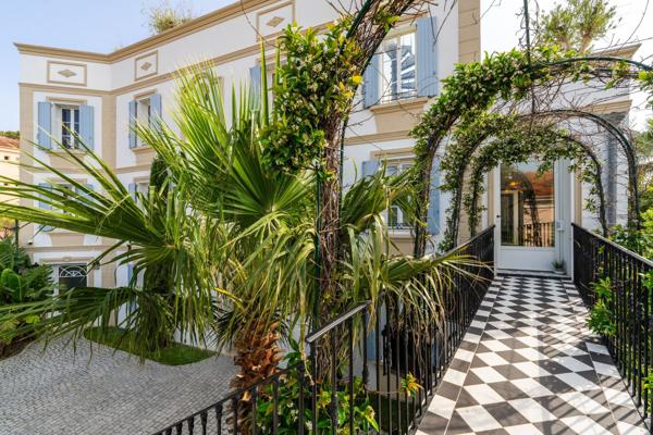 Vente Maison de luxe Le Brusc 15 Pièces 650 m²