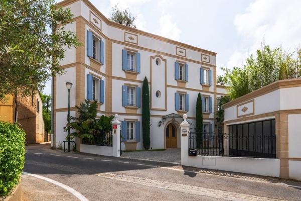 Vente Maison de luxe Le Brusc 15 Pièces 650 m²