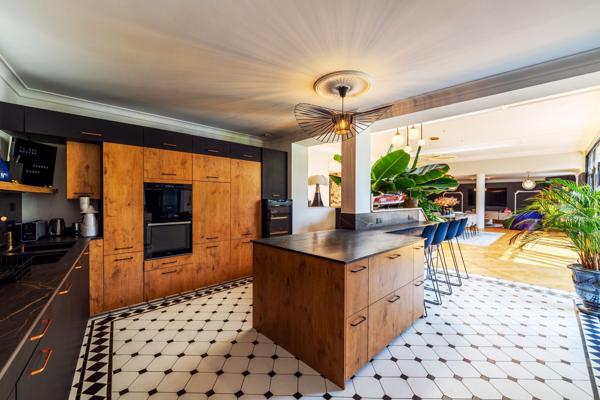 Vente Maison de luxe Le Brusc 15 Pièces 650 m²