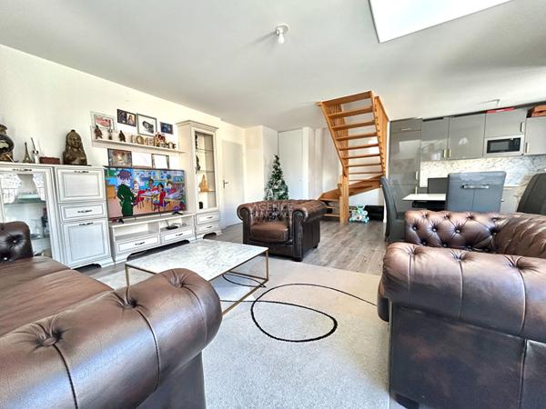 Appartement Poissy 4 pièce(s) 80.40 m2 327 000 € **  - Référence  9010