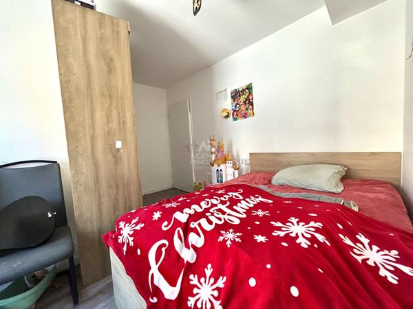 Appartement Poissy 4 pièce(s) 80.40 m2 327 000 € **  - Référence  9010