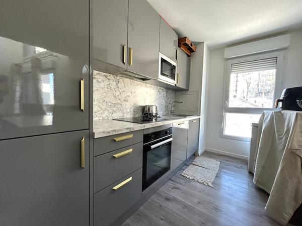 Appartement Poissy 4 pièce(s) 80.40 m2 327 000 € **  - Référence  9010