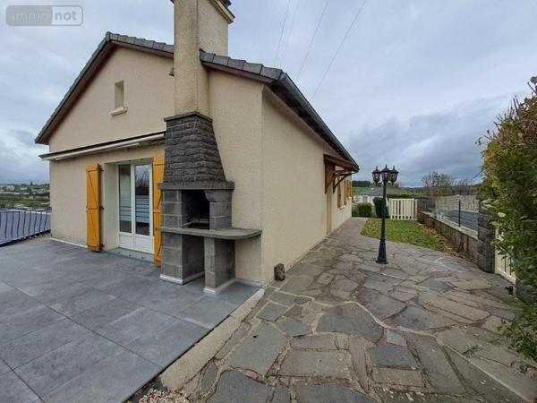 Maison à vendre à Saint-Flour dans le Cantal (15100), ref : 044/1254