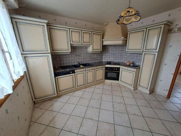 Maison à vendre à Saint-Flour dans le Cantal (15100), ref : 044/1254