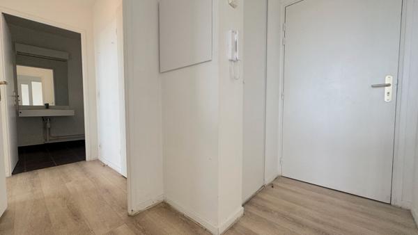 Appartement Corbeil Essonnes 2 pièce(s) 47 m2