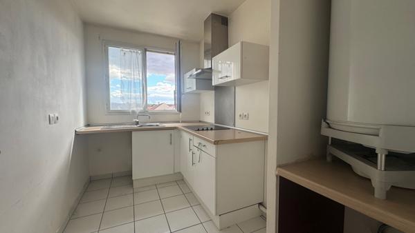 Appartement Corbeil Essonnes 2 pièce(s) 47 m2
