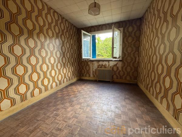 Vente
                Maison95,96 m² - 6 Pièces -
                    SAINT AMAND MONTROND (18200)