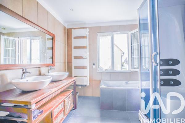 Maison à vendre 10 pièces 240 m² Villeron