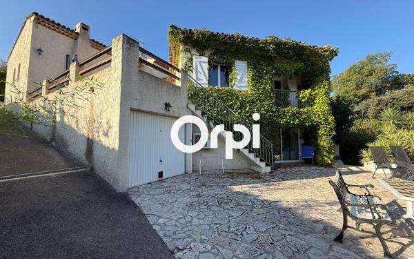 Maison à vendre    6 pièces • 180 m2 Saint-Raphaël