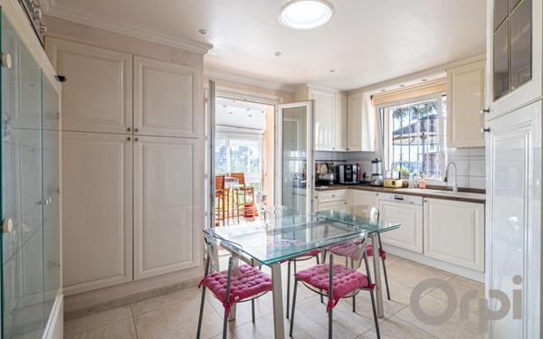 Maison à vendre    6 pièces • 190 m2 Colomars