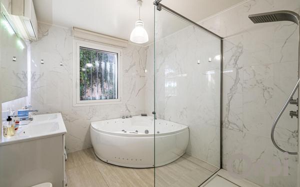 Maison à vendre    6 pièces • 190 m2 Colomars