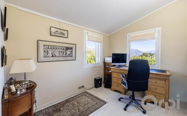 Maison à vendre    6 pièces • 190 m2 Colomars