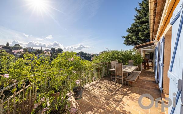 Maison à vendre    6 pièces • 190 m2 Colomars