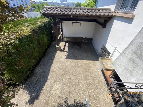 STRASBOURG - maison sur 4,39 ares jardin - terrasse