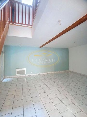 APPARTEMENT DUPLEX Type F4 avec garage Tréveray APPARTEMENT DUPLEX Type F4 avec garage Tréveray