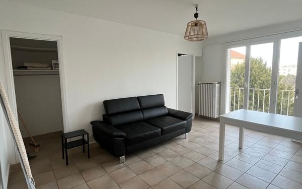 Appartement à louer    3 pièces • 52,49 m2 Villeurbanne