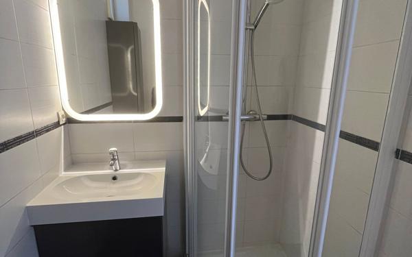 Appartement à louer    3 pièces • 52,49 m2 Villeurbanne