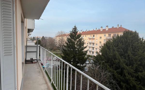Appartement à louer    3 pièces • 52,49 m2 Villeurbanne