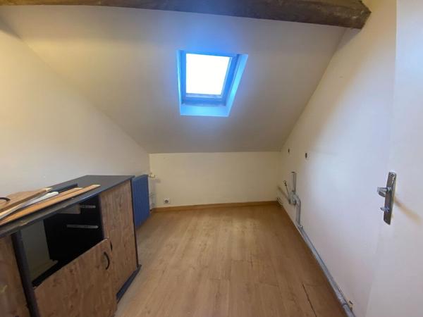 À vendre APPARTEMENT EN DUPLEX 4 CHAMBRES ET JARDIN CENTRE VILLE MONTLUCON Montlucon