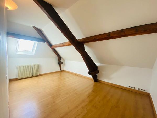 À vendre APPARTEMENT EN DUPLEX 4 CHAMBRES ET JARDIN CENTRE VILLE MONTLUCON Montlucon