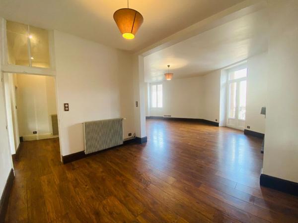 À vendre APPARTEMENT EN DUPLEX 4 CHAMBRES ET JARDIN CENTRE VILLE MONTLUCON Montlucon