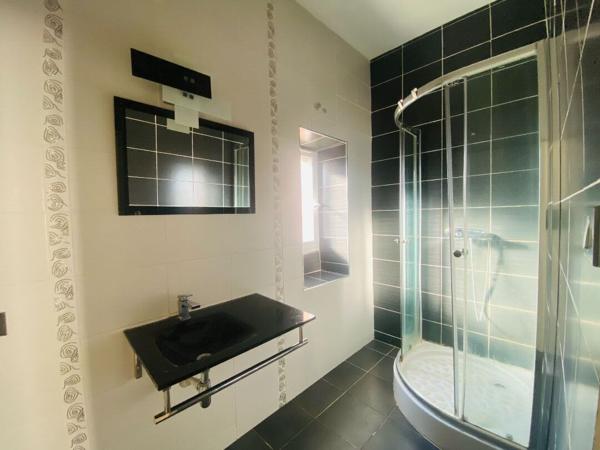 À vendre APPARTEMENT EN DUPLEX 4 CHAMBRES ET JARDIN CENTRE VILLE MONTLUCON Montlucon