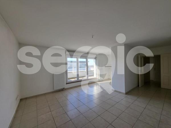 Location 2 Pieces 52 59160 Lille 15 0279 01 0064