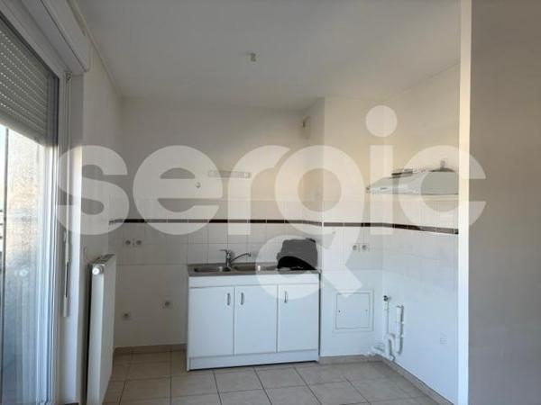 Location 2 Pieces 52 59160 Lille 15 0279 01 0064
