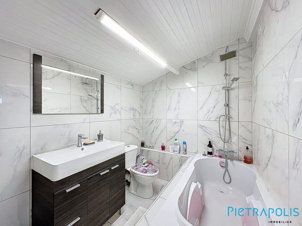 CAP D'AGDE - CENTRE PORT : Appartement T4 89,61m² loi carrez, dernier étage, ascenseur.