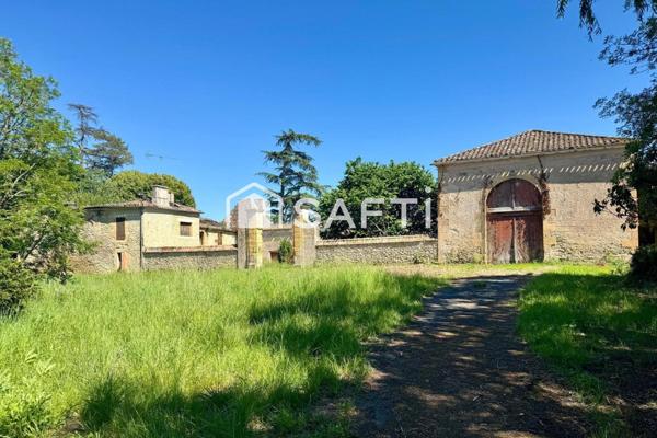 Grand corps de ferme d’exception du 18e siècle avec multiples dépendances, sur + de 20 hectares